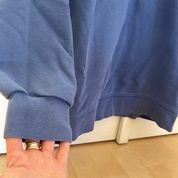 Comfy sweatshirt! - Picture 3 of 6